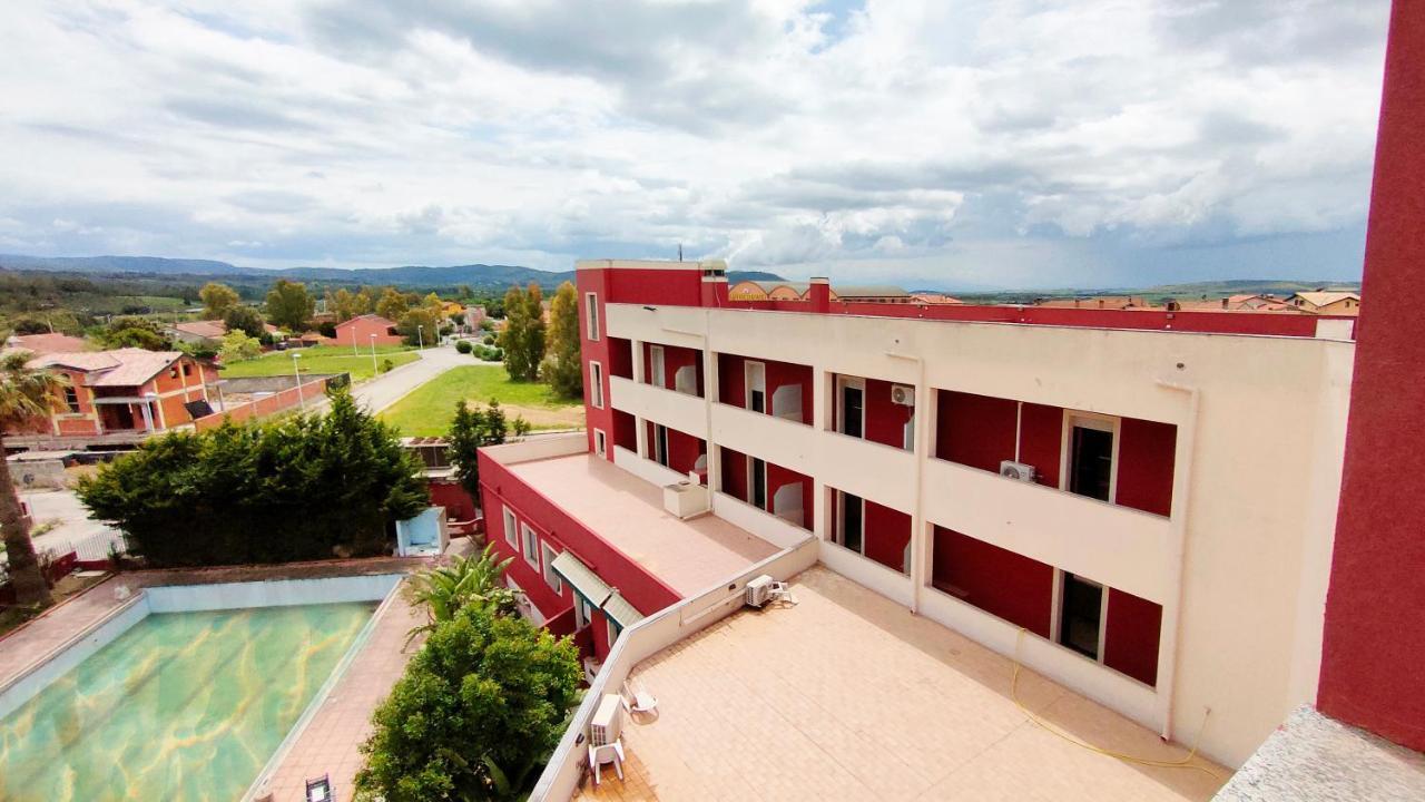Hotel Mater Mediterranea Senorbi Екстериор снимка